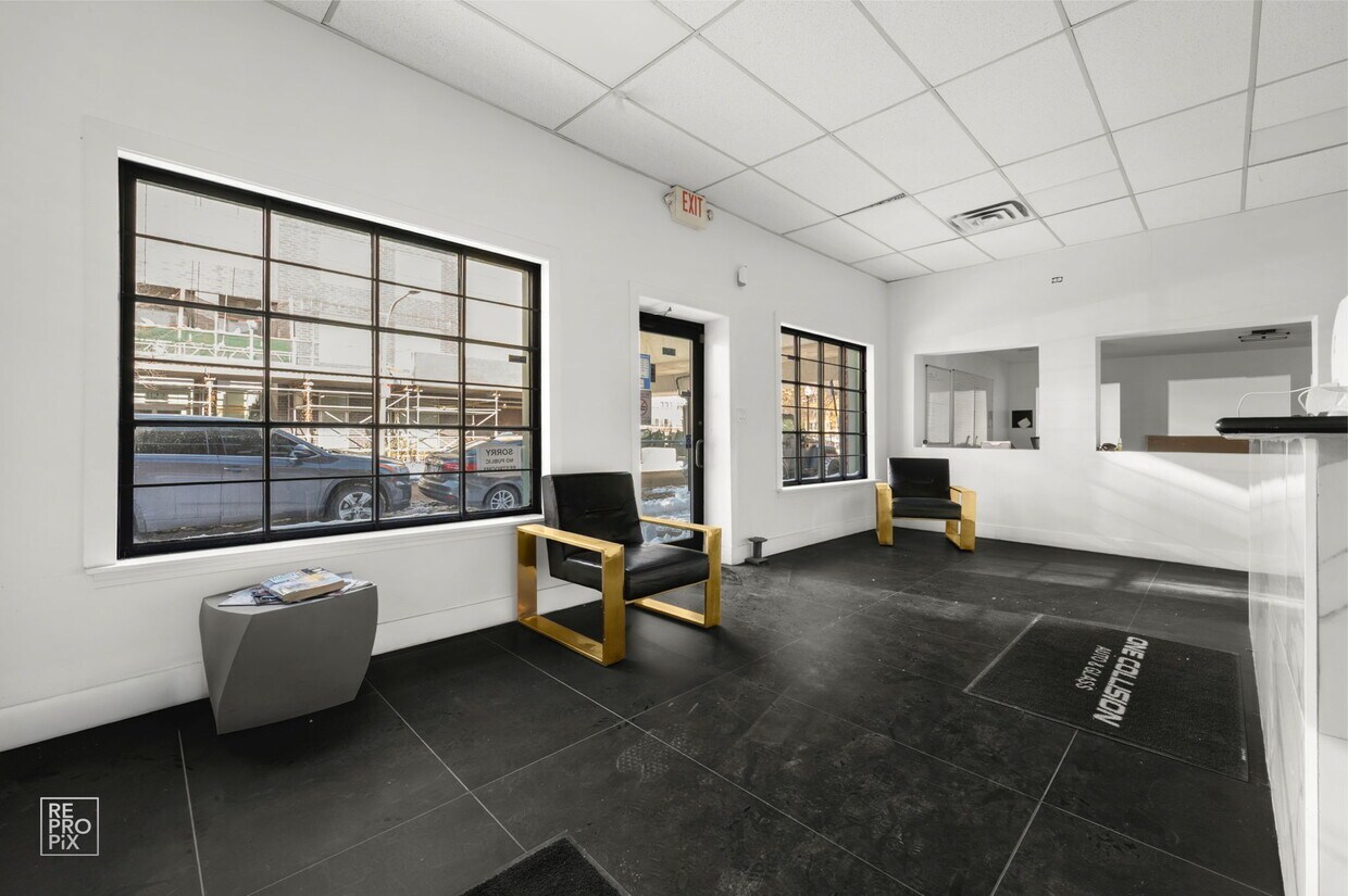 1123 W Catalpa Avenue, Chicago, IL 60640