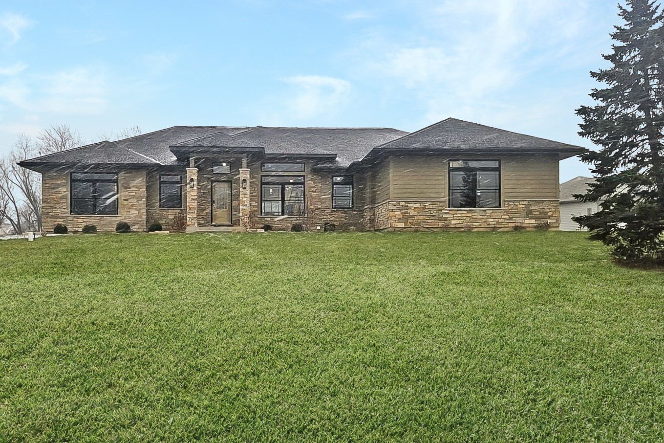 1979 Red Oak Lane, Spring Grove, IL 60081