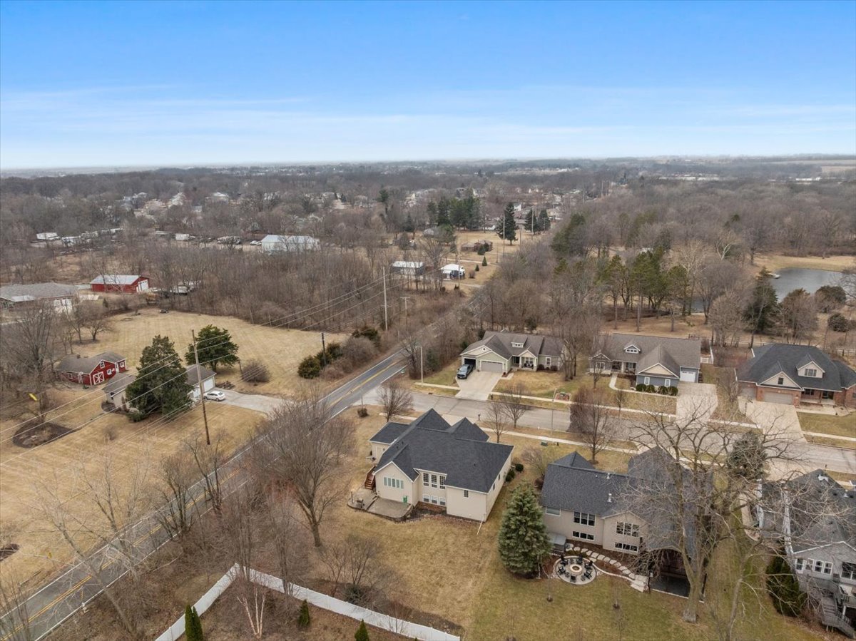 10 Timbers Court, Bloomington, IL 61701