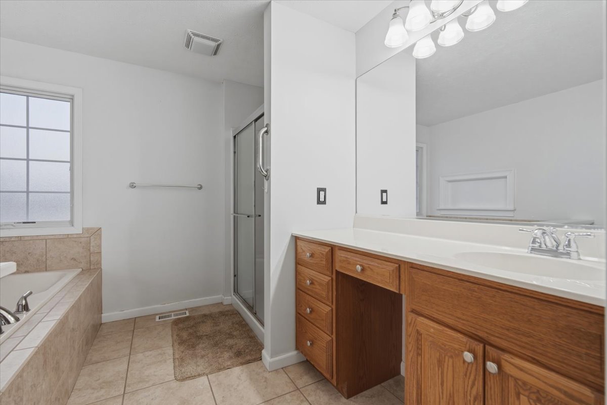 10 Timbers Court, Bloomington, IL 61701