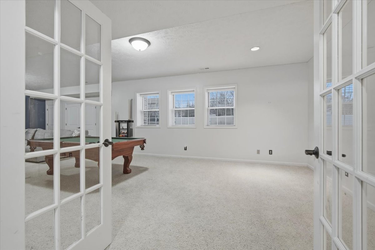 10 Timbers Court, Bloomington, IL 61701