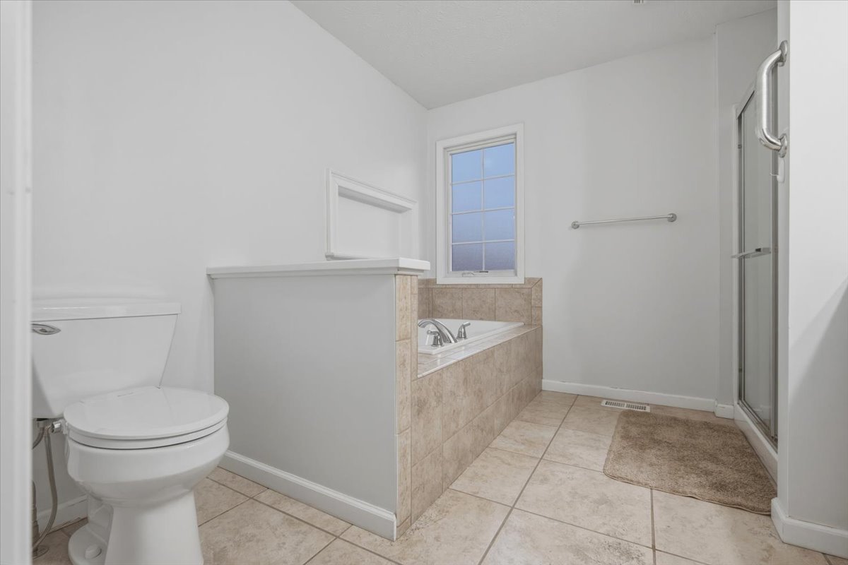 10 Timbers Court, Bloomington, IL 61701