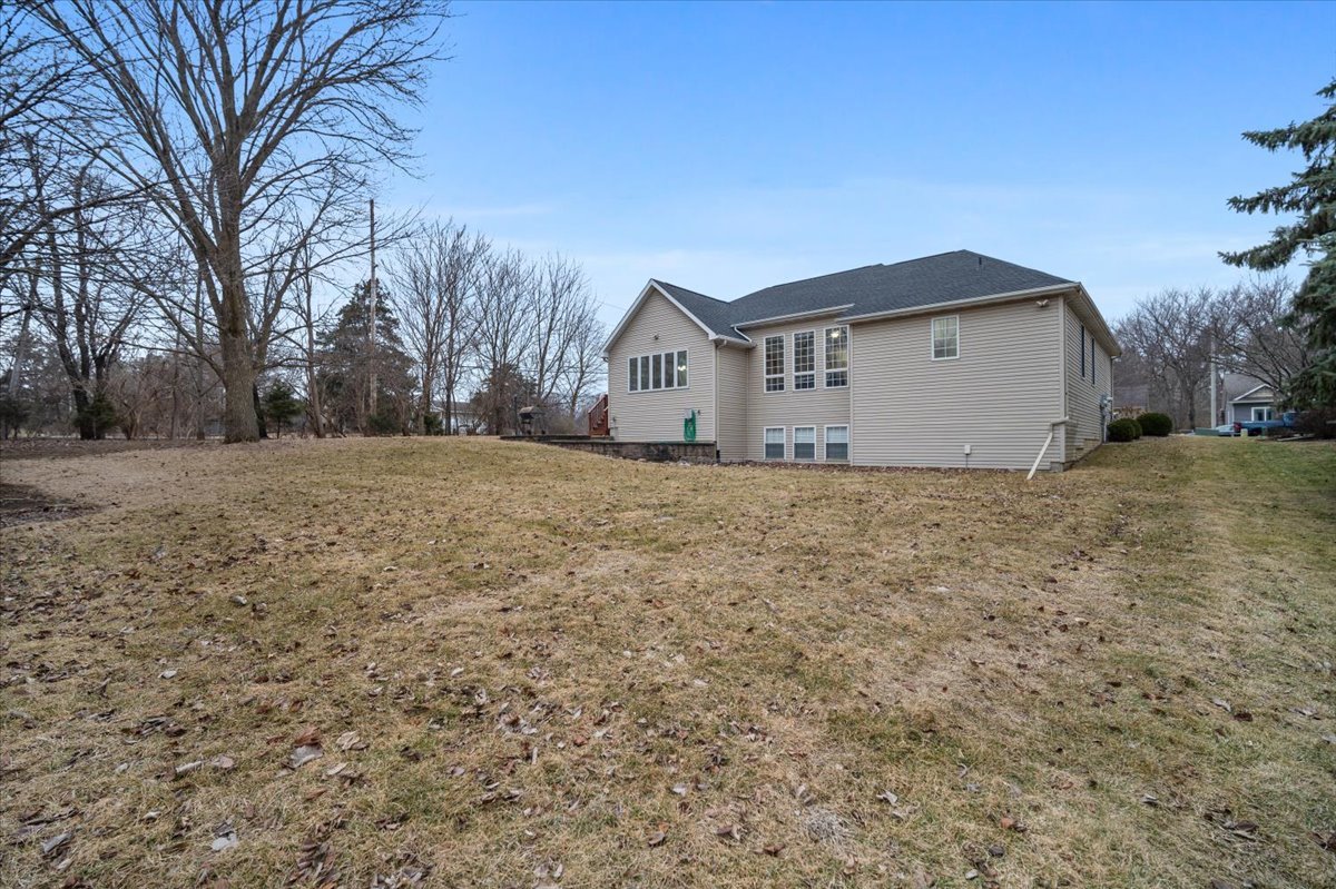 10 Timbers Court, Bloomington, IL 61701