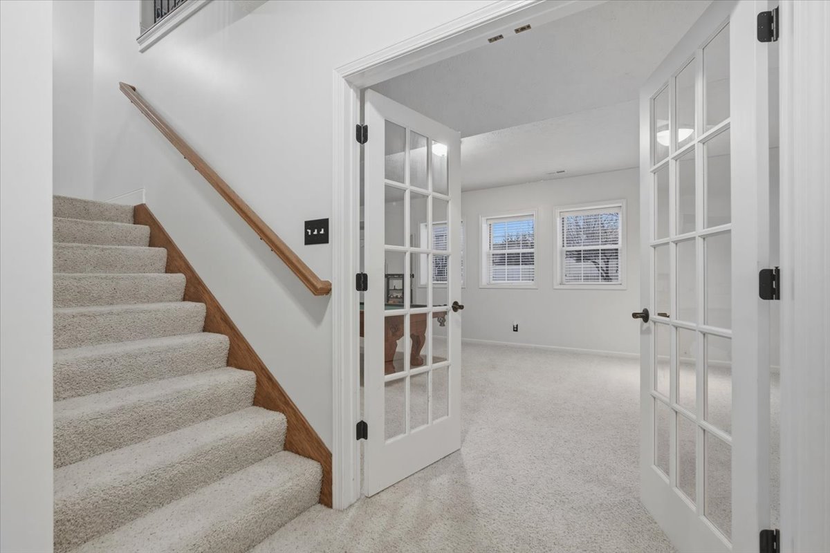 10 Timbers Court, Bloomington, IL 61701