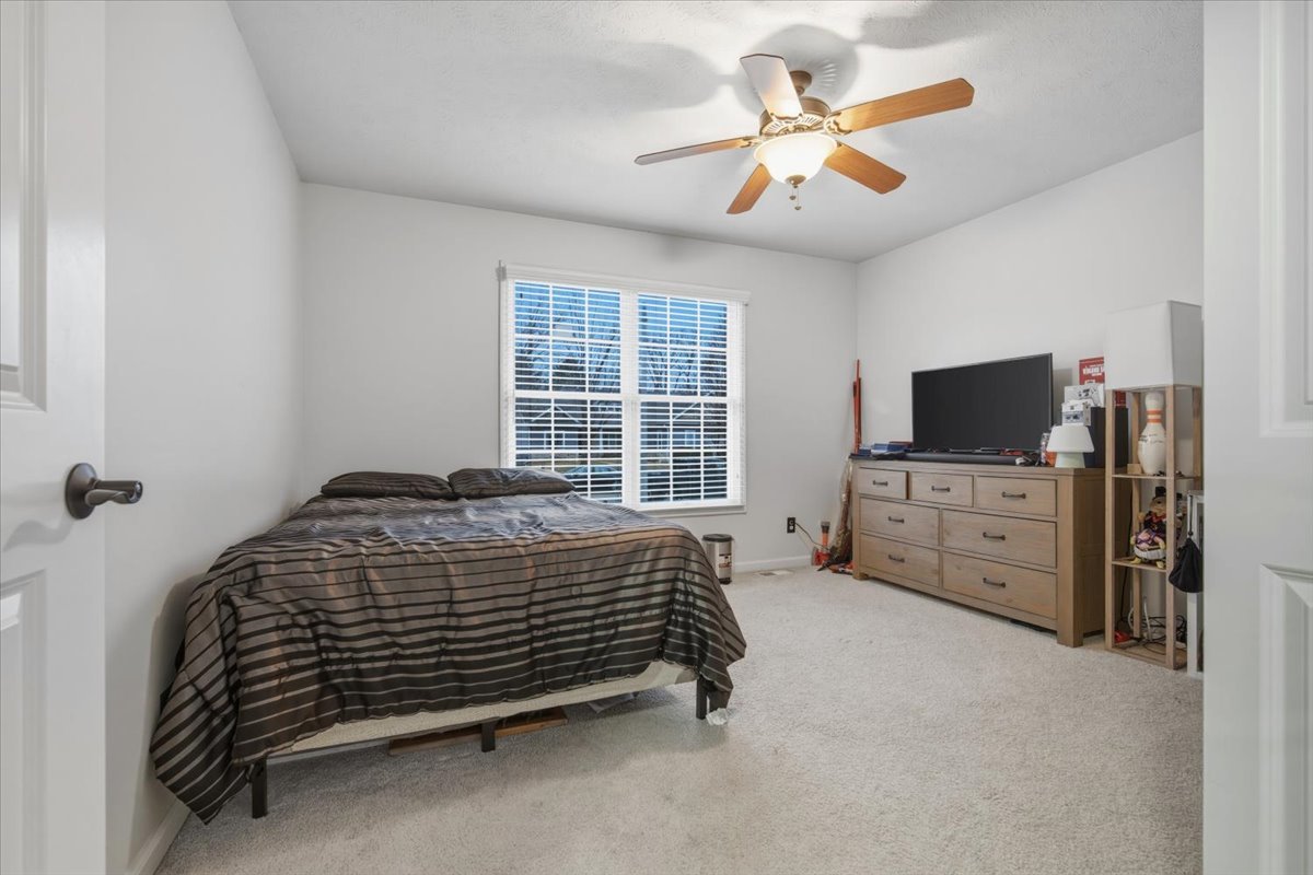 10 Timbers Court, Bloomington, IL 61701