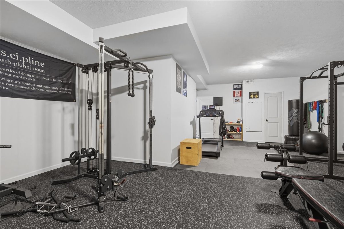 10 Timbers Court, Bloomington, IL 61701