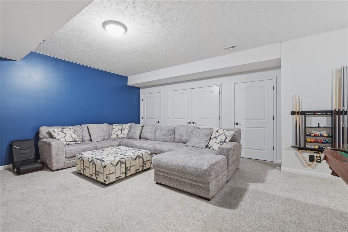 10 Timbers Court, Bloomington, IL 61701