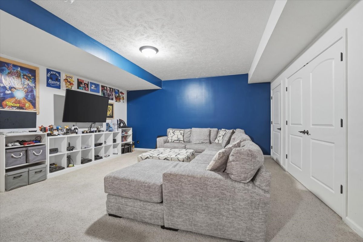 10 Timbers Court, Bloomington, IL 61701