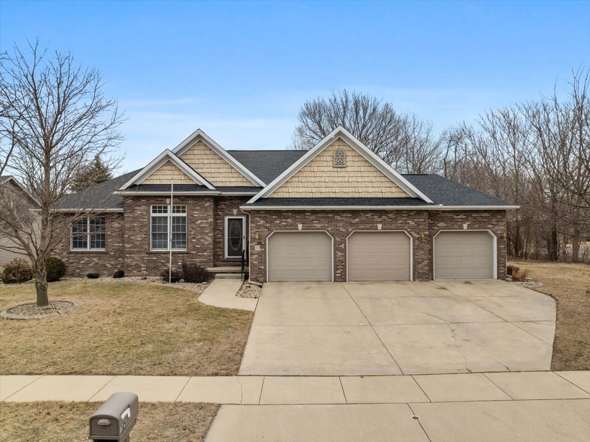 10 Timbers Court, Bloomington, IL 61701