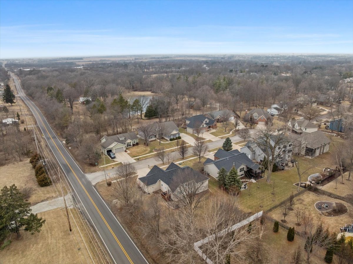 10 Timbers Court, Bloomington, IL 61701