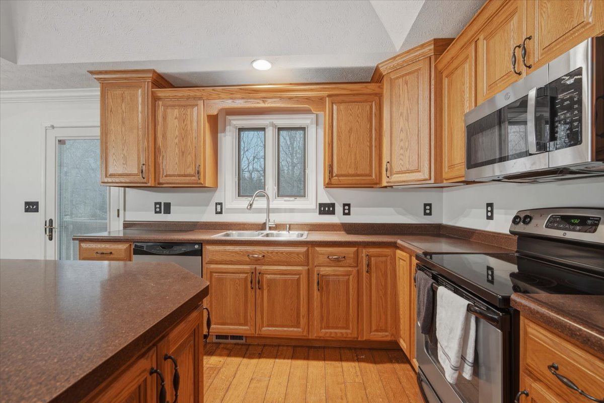 10 Timbers Court, Bloomington, IL 61701