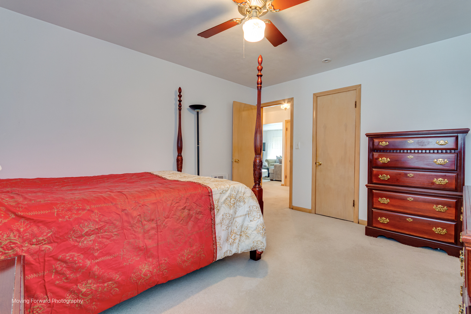 10610 Essex Street, Westchester, IL 60154