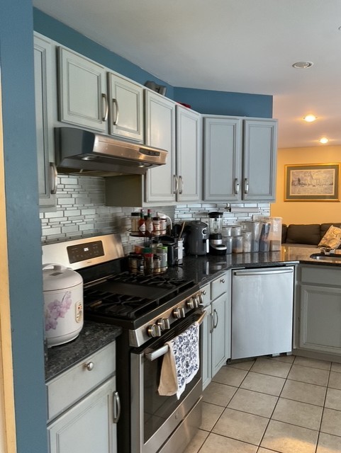 43 Augusta Drive, Streamwood, IL 60107