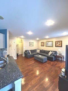 43 Augusta Drive, Streamwood, IL 60107