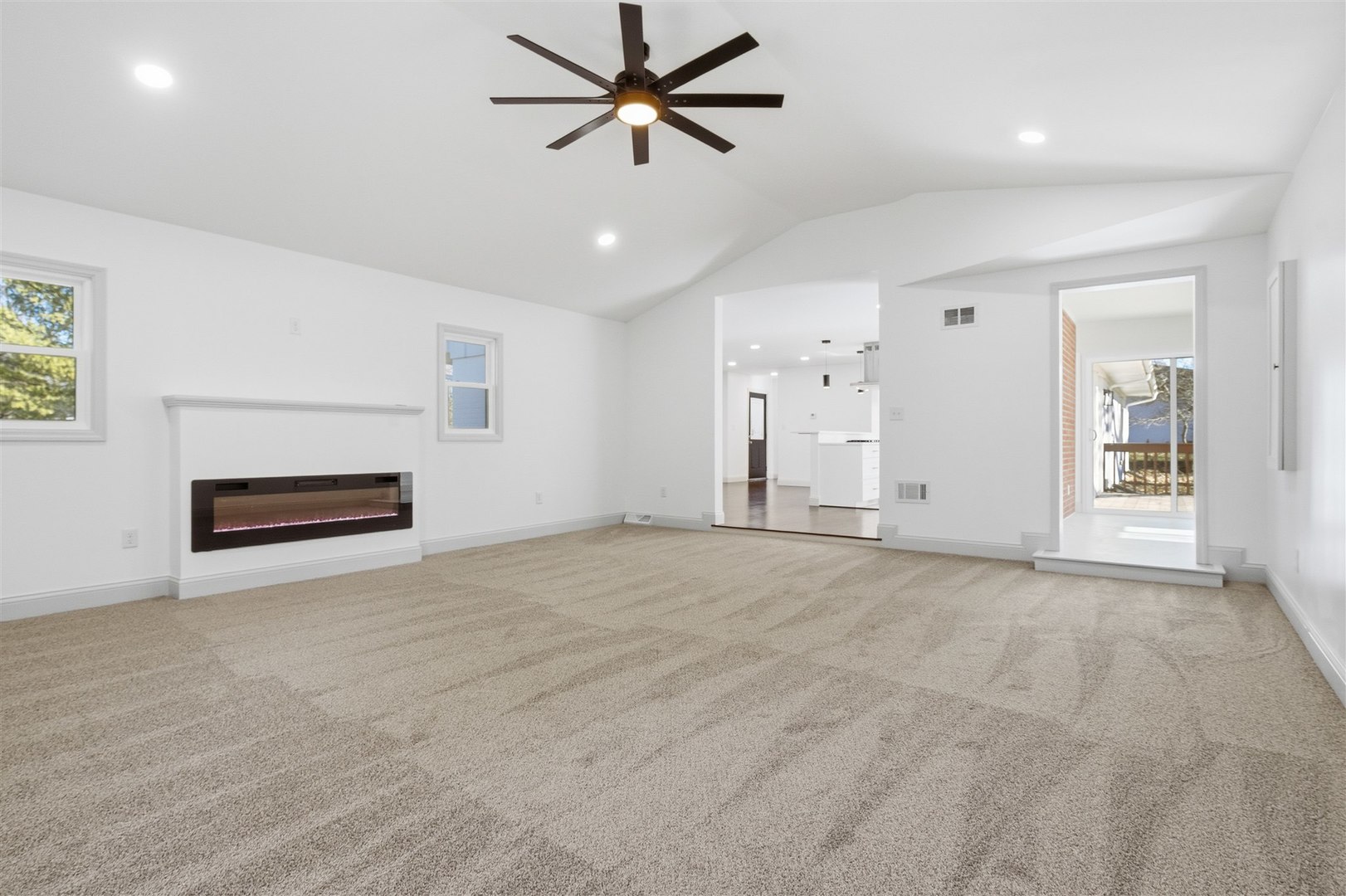 3009 E Oakland Avenue, Bloomington, IL 61704