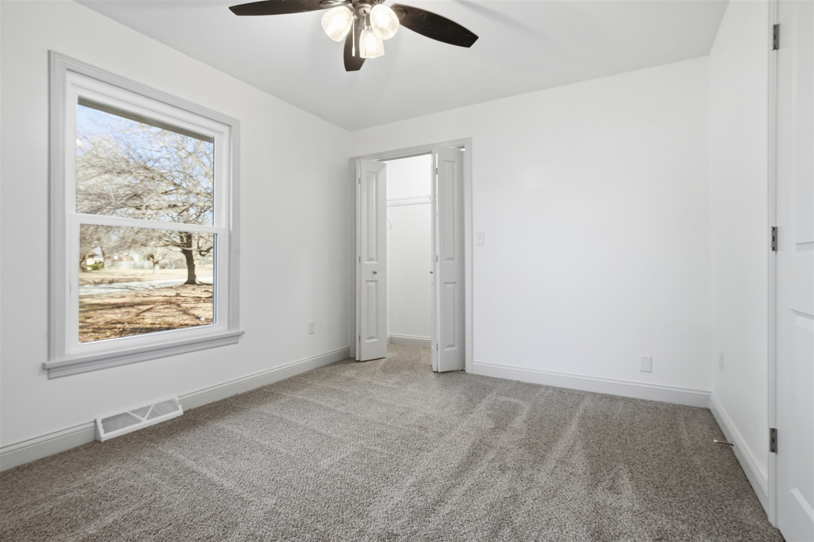 3009 E Oakland Avenue, Bloomington, IL 61704