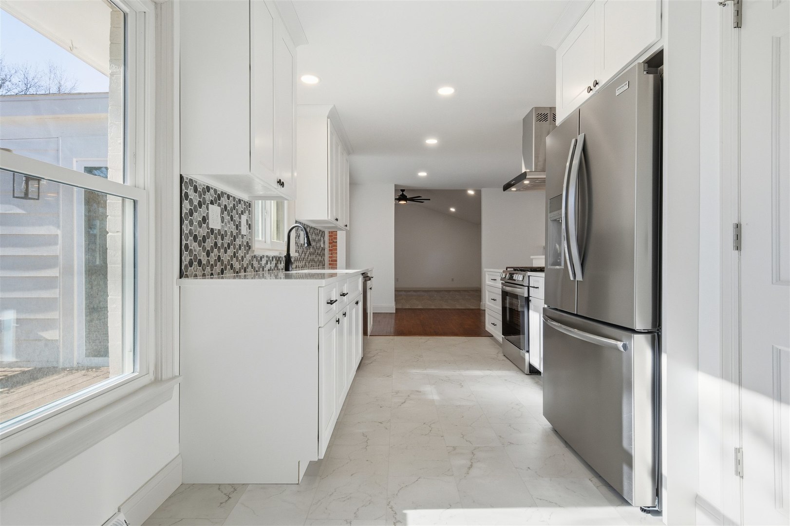 3009 E Oakland Avenue, Bloomington, IL 61704