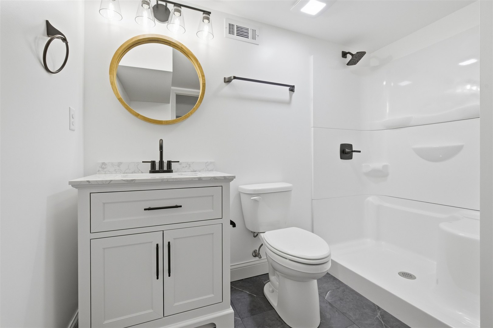 3009 E Oakland Avenue, Bloomington, IL 61704