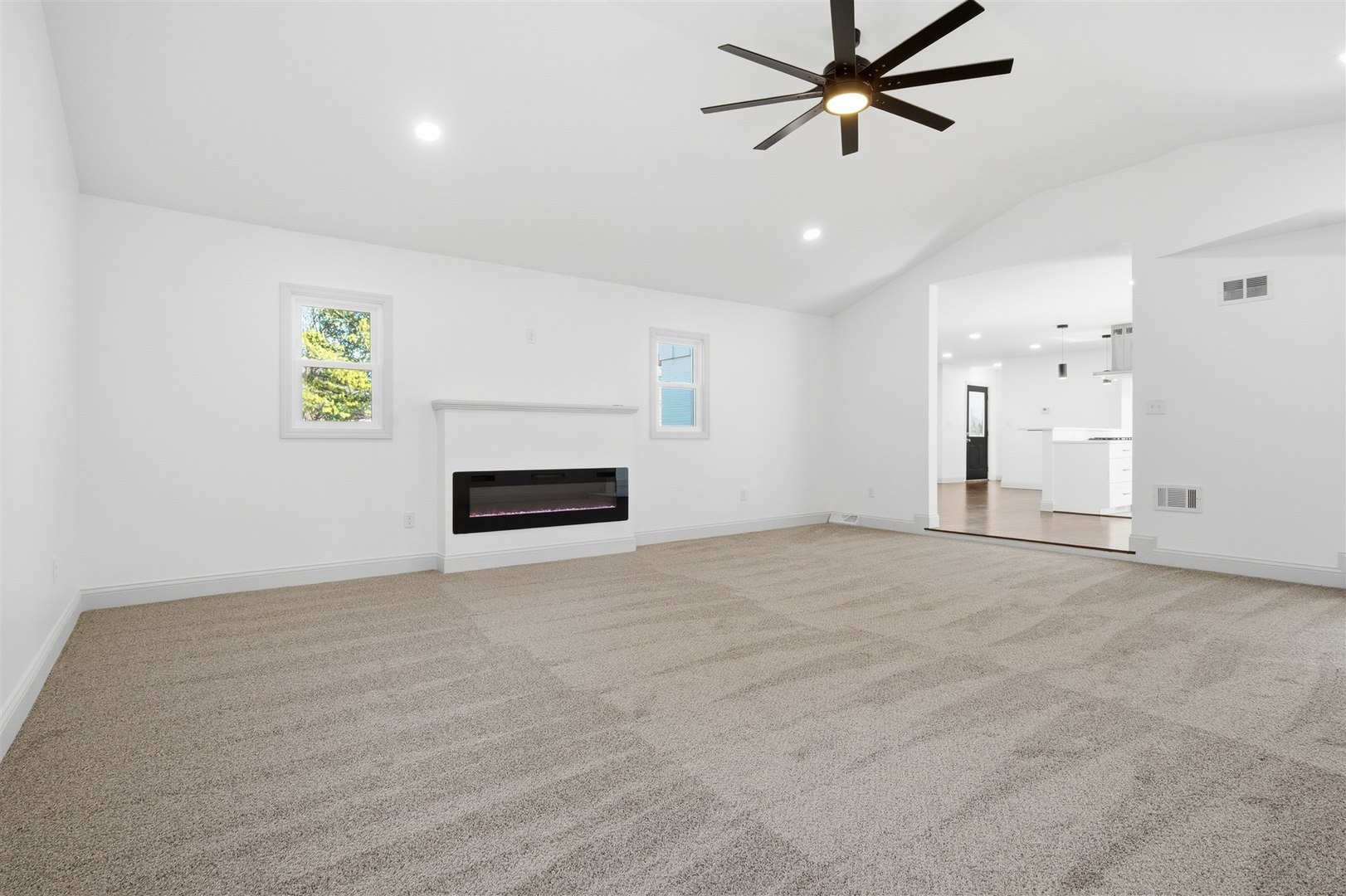 3009 E Oakland Avenue, Bloomington, IL 61704