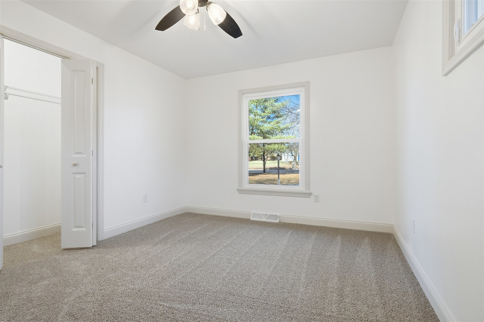 3009 E Oakland Avenue, Bloomington, IL 61704