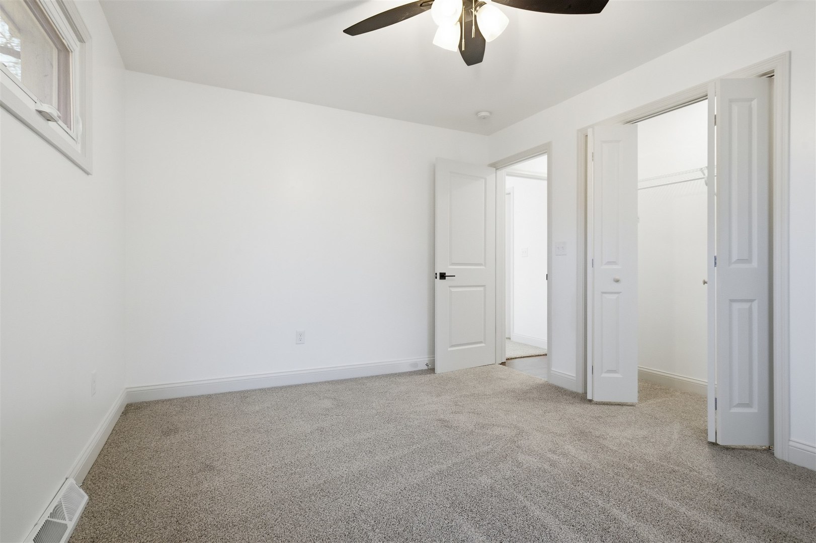 3009 E Oakland Avenue, Bloomington, IL 61704