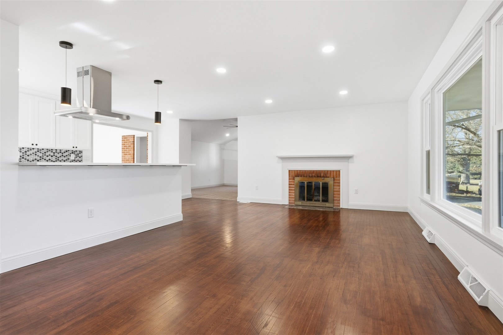 3009 E Oakland Avenue, Bloomington, IL 61704