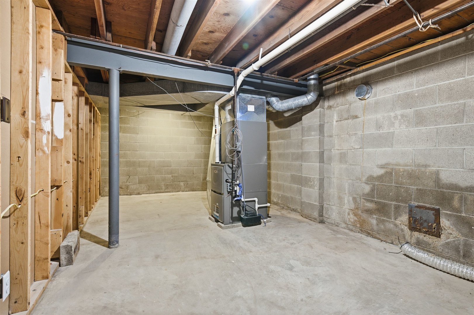 3009 E Oakland Avenue, Bloomington, IL 61704