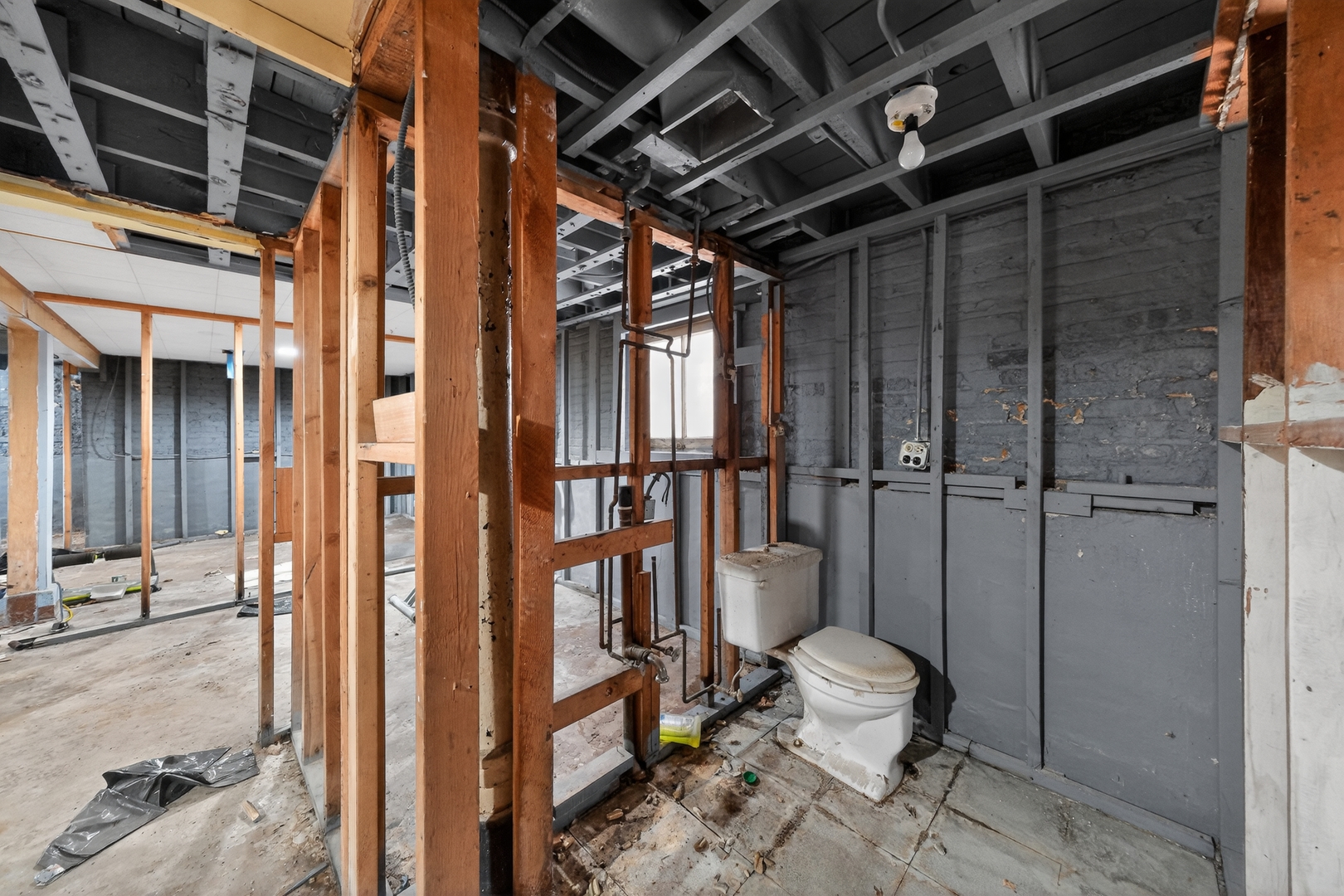 4710 W Schubert Avenue, Chicago, IL 60639