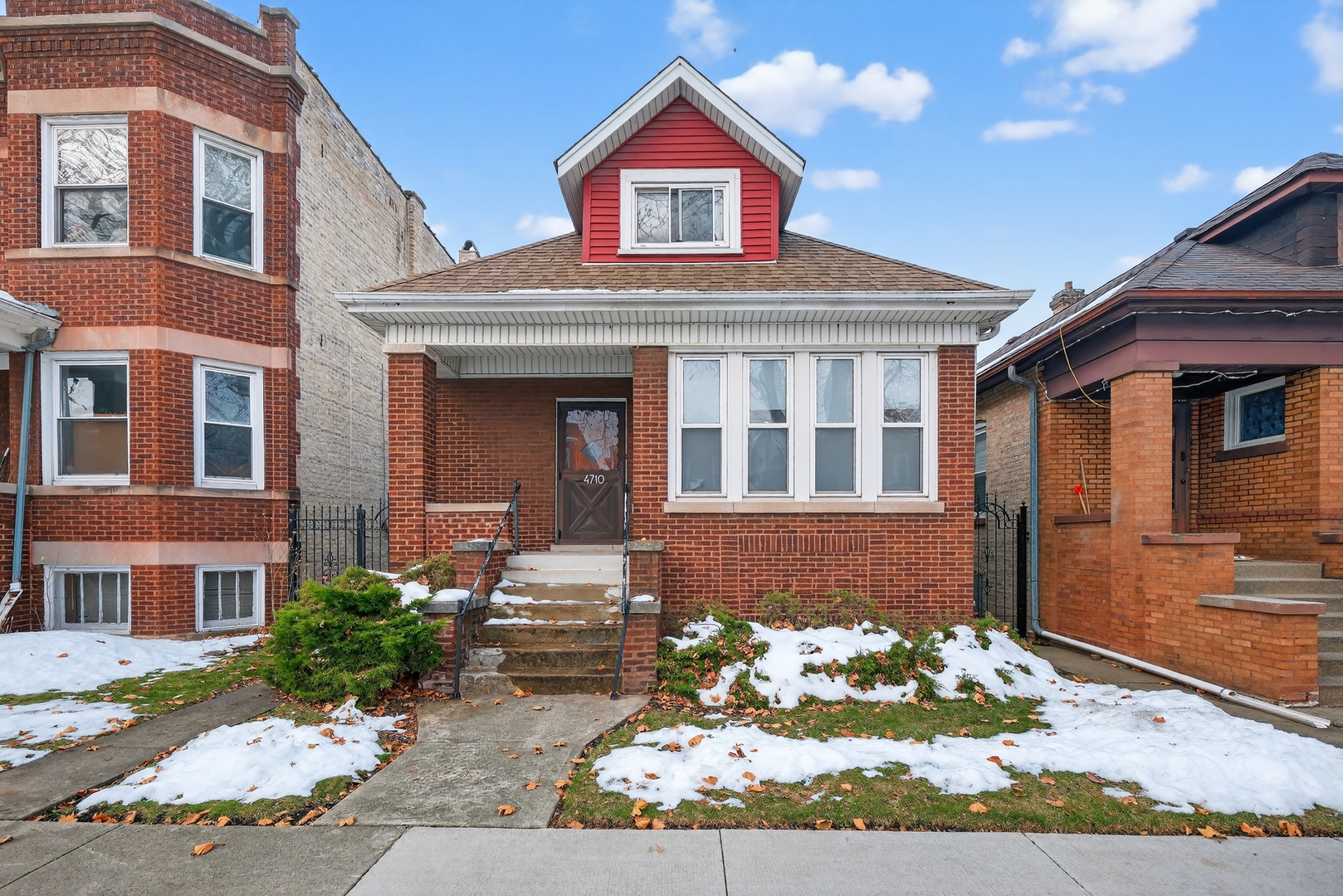 4710 W Schubert Avenue, Chicago, IL 60639