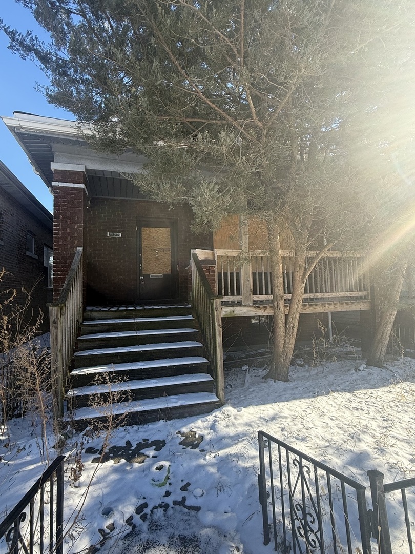 7927 S Colfax Avenue, Chicago, IL 60617