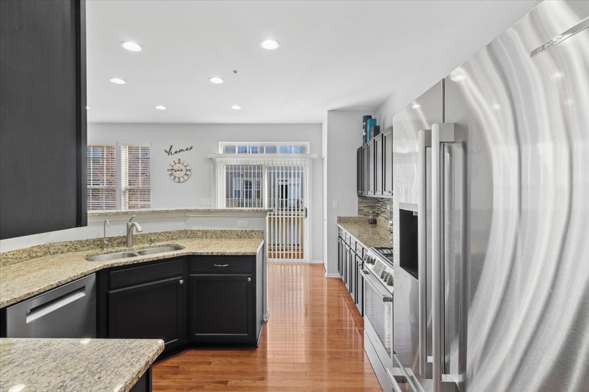 2609 N Greenwood Avenue, Arlington Heights, IL 60004