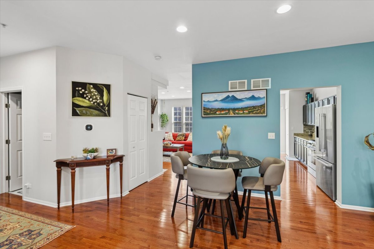 2609 N Greenwood Avenue, Arlington Heights, IL 60004