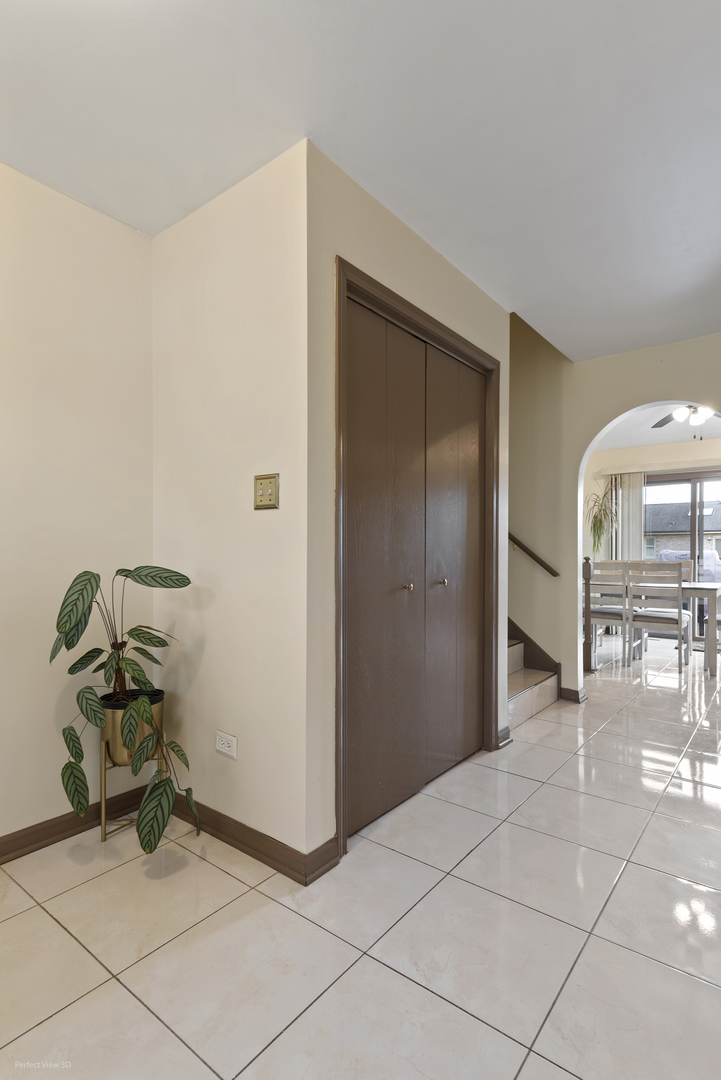 5319 Martha Lane, Oak Forest, IL 60452