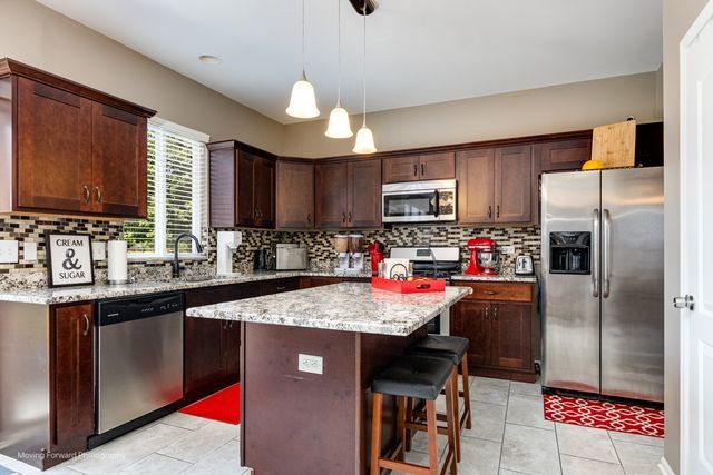 103 S Cranberry Street, Bolingbrook, IL 60490