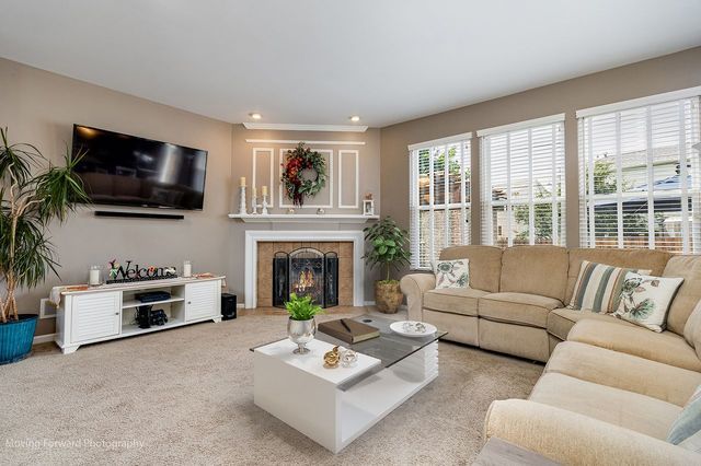 103 S Cranberry Street, Bolingbrook, IL 60490