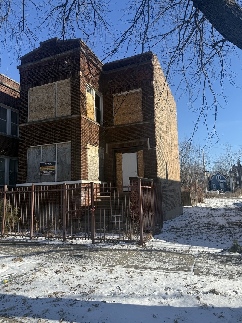 6345 S May Street, Chicago, IL 60621