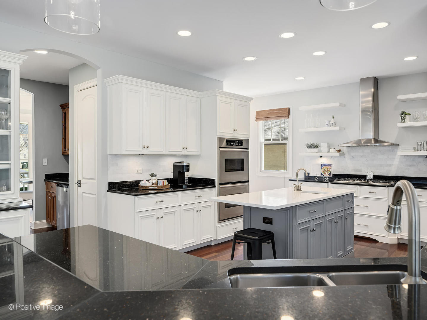 534 Sunset Avenue, La Grange, IL 60525