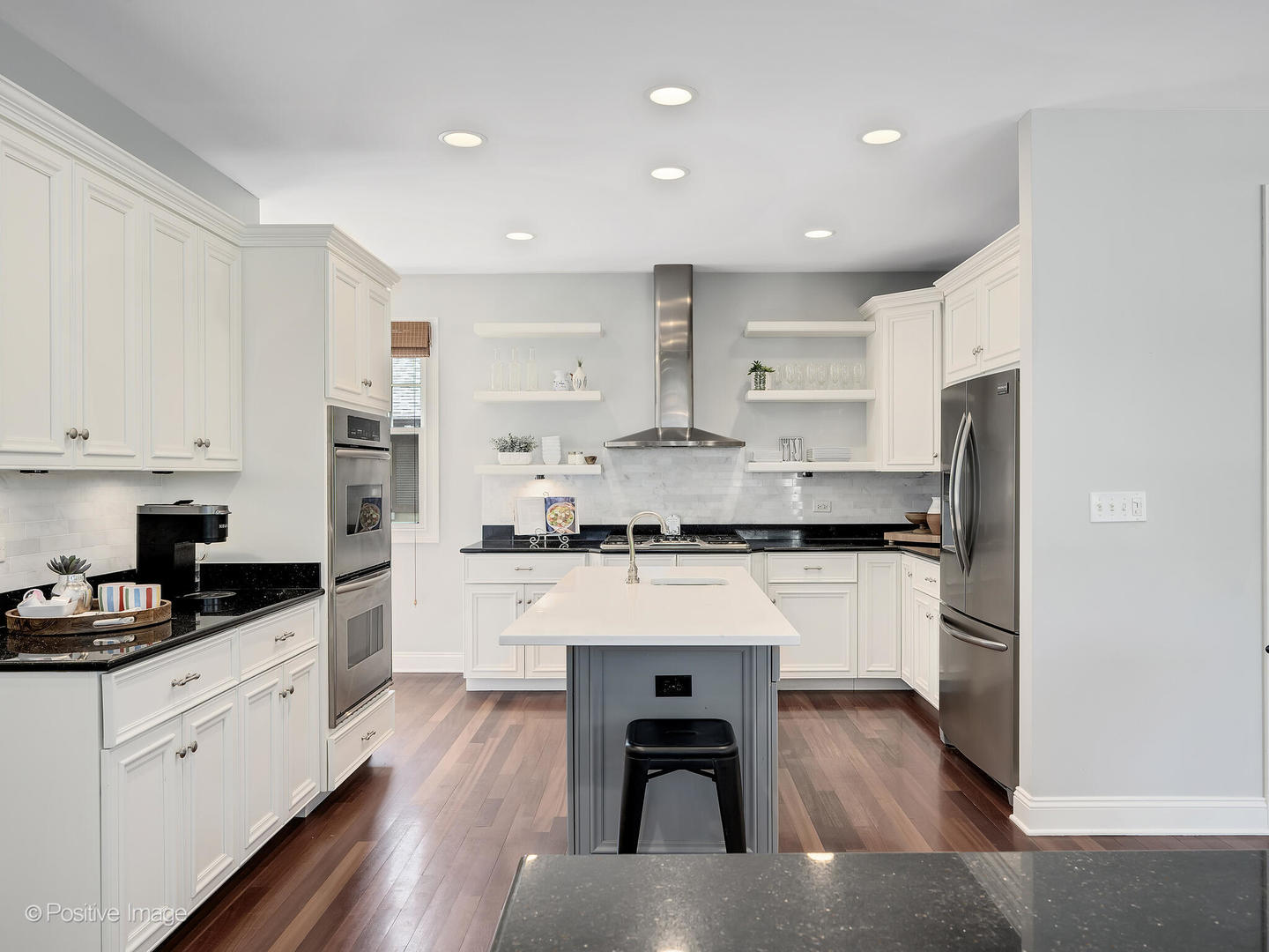 534 Sunset Avenue, La Grange, IL 60525