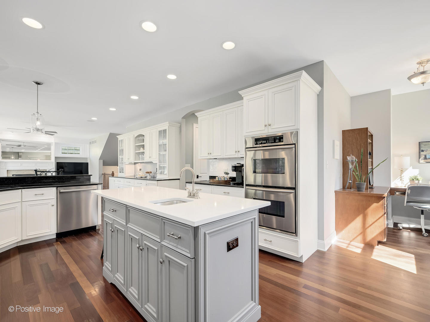 534 Sunset Avenue, La Grange, IL 60525