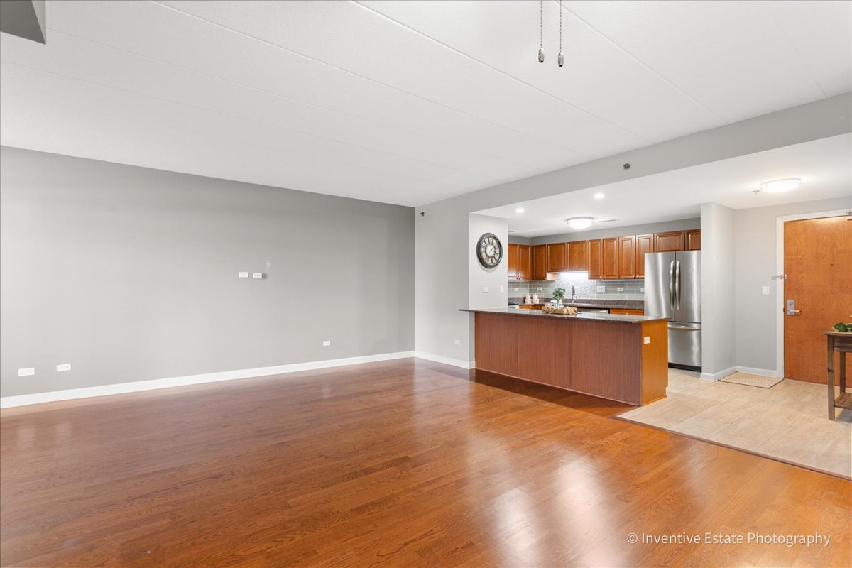 875 E 22nd Street #118, Lombard, IL 60148