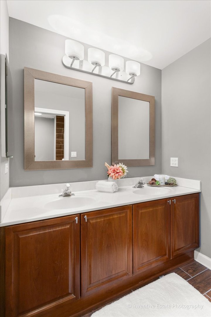 875 E 22nd Street #118, Lombard, IL 60148