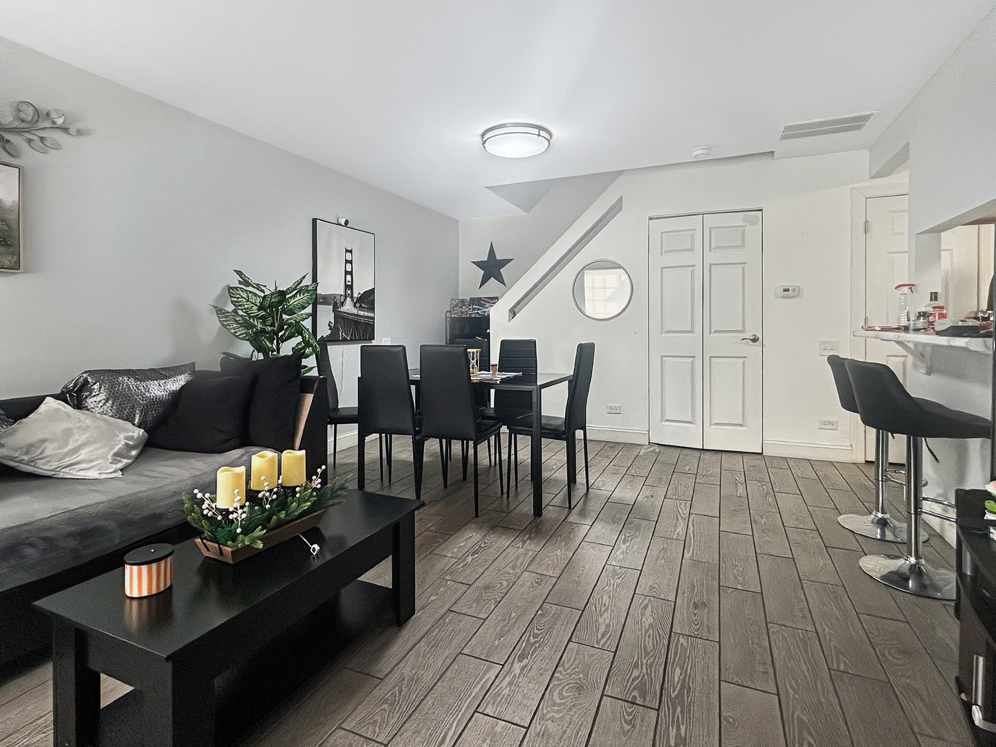 345 Gregory Street, Aurora, IL 60504