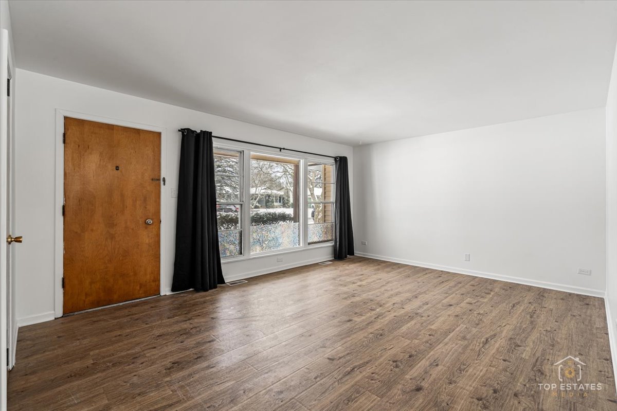 369 Bianco Drive, Elk Grove Village, IL 60007