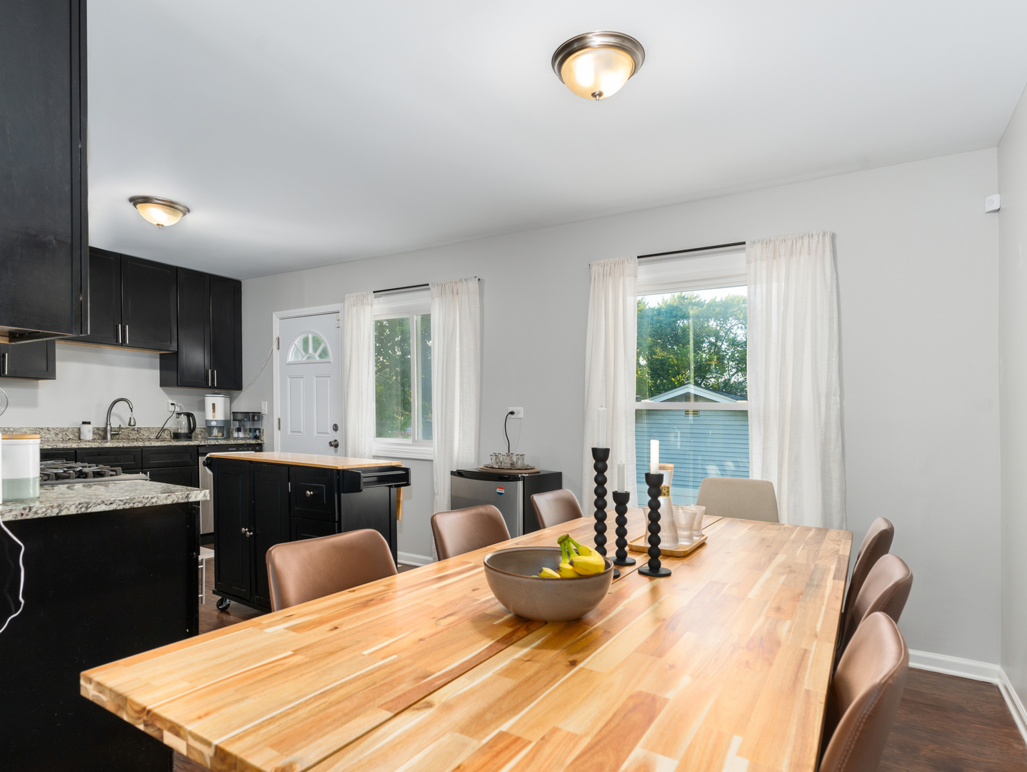 1591 Hillcrest Avenue, Hanover Park, IL 60133