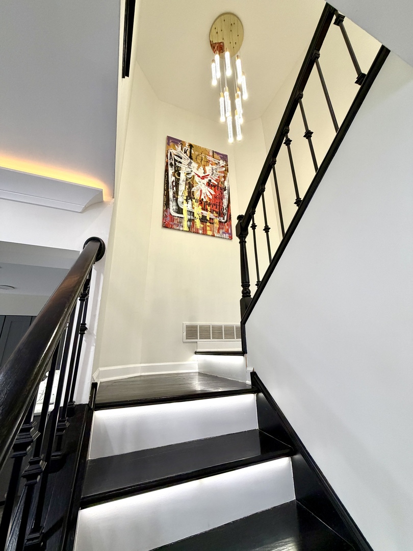 2350 County Farm Lane, Schaumburg, IL 60194