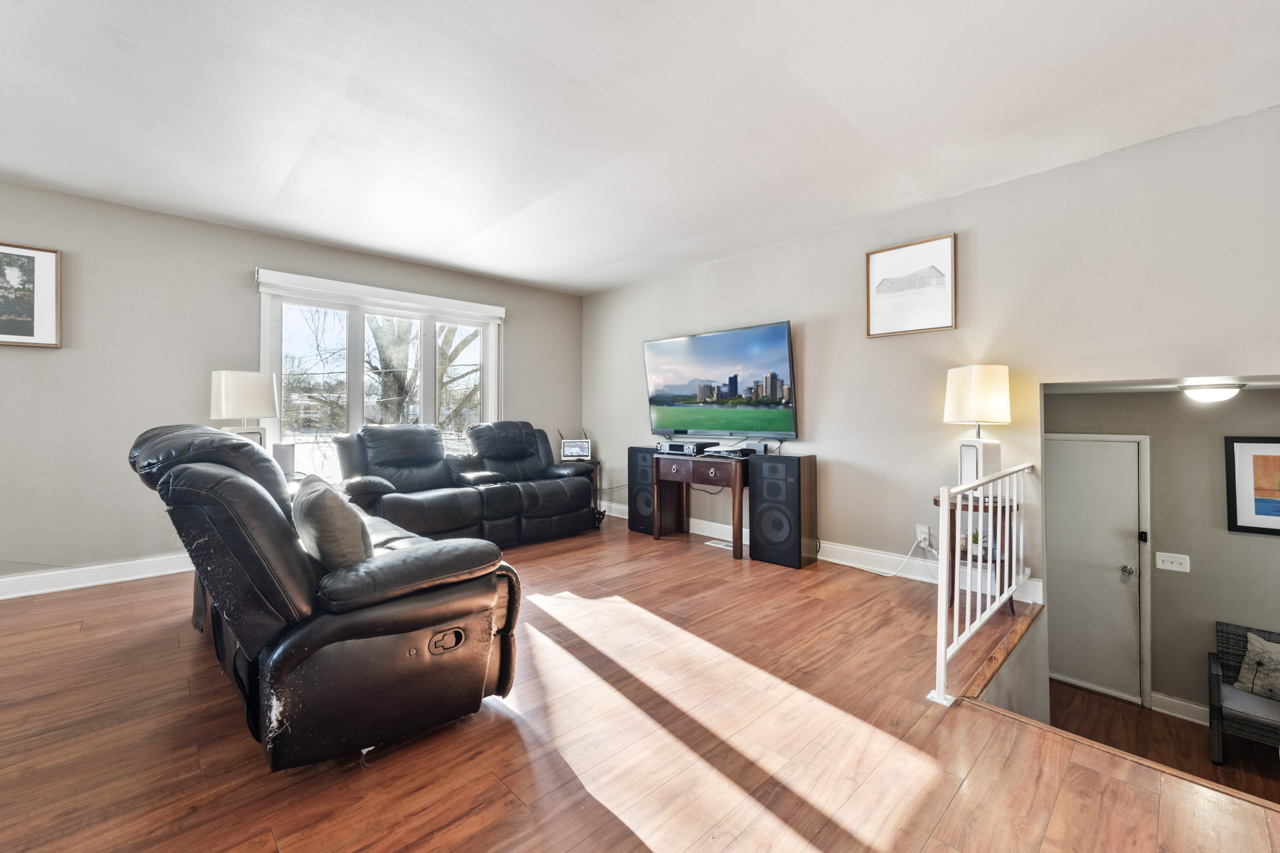 727 Lacy Avenue, Streamwood, IL 60107