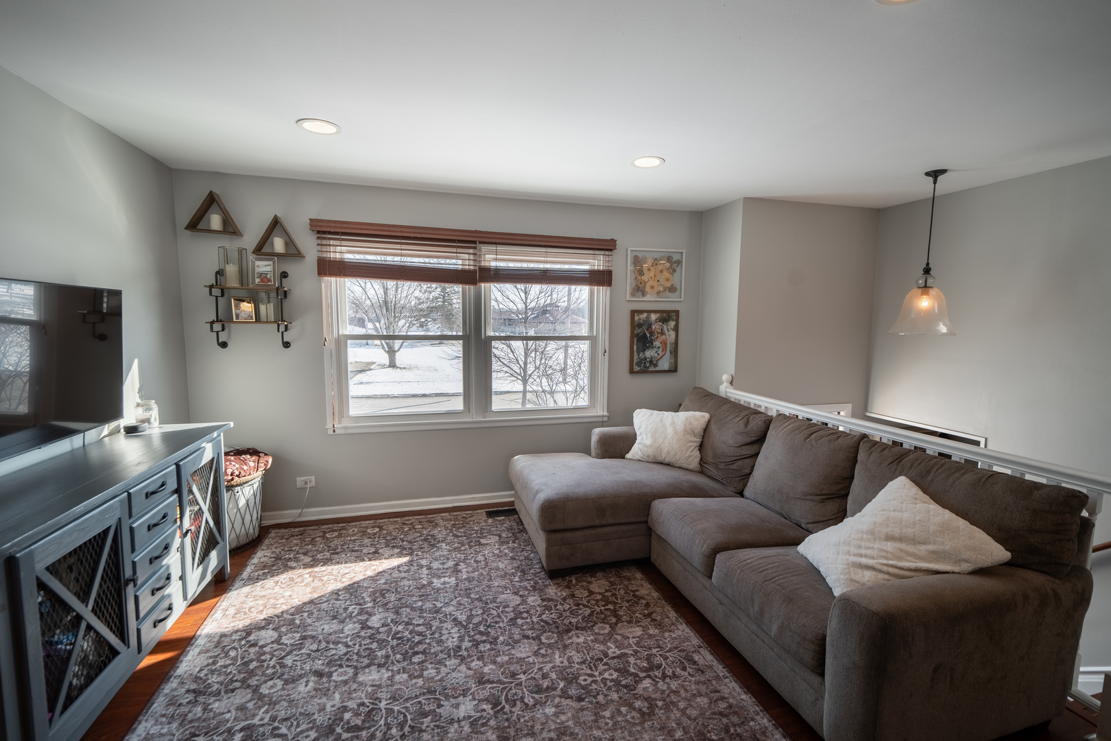 7324 Willow Avenue, Woodridge, IL 60517