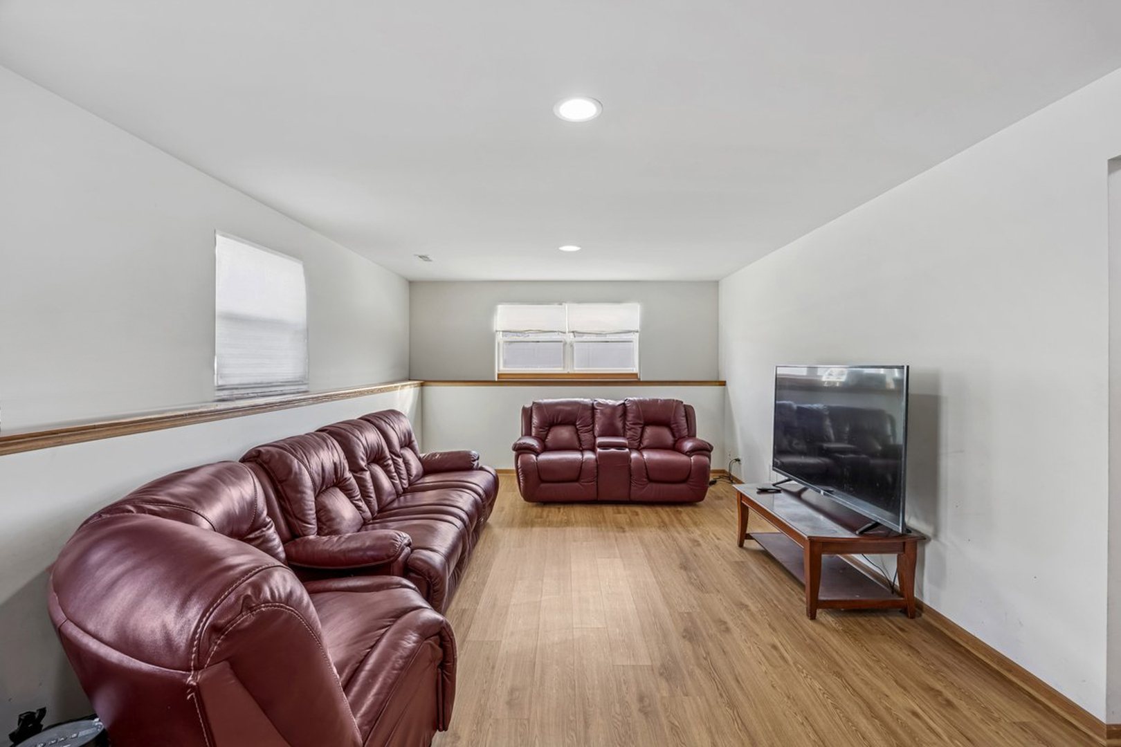 14925 Whipple Avenue, Markham, IL 60428