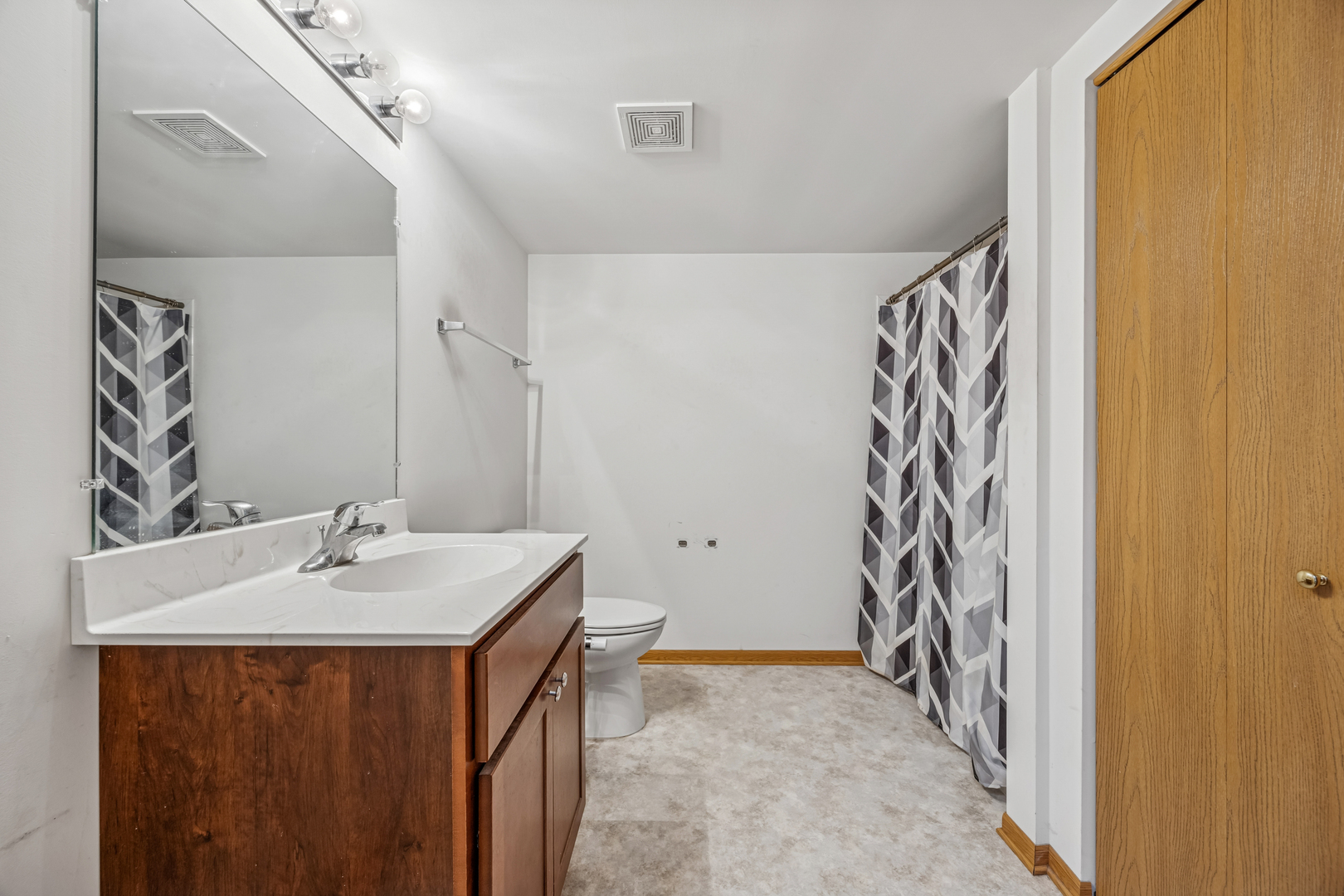 14925 Whipple Avenue, Markham, IL 60428