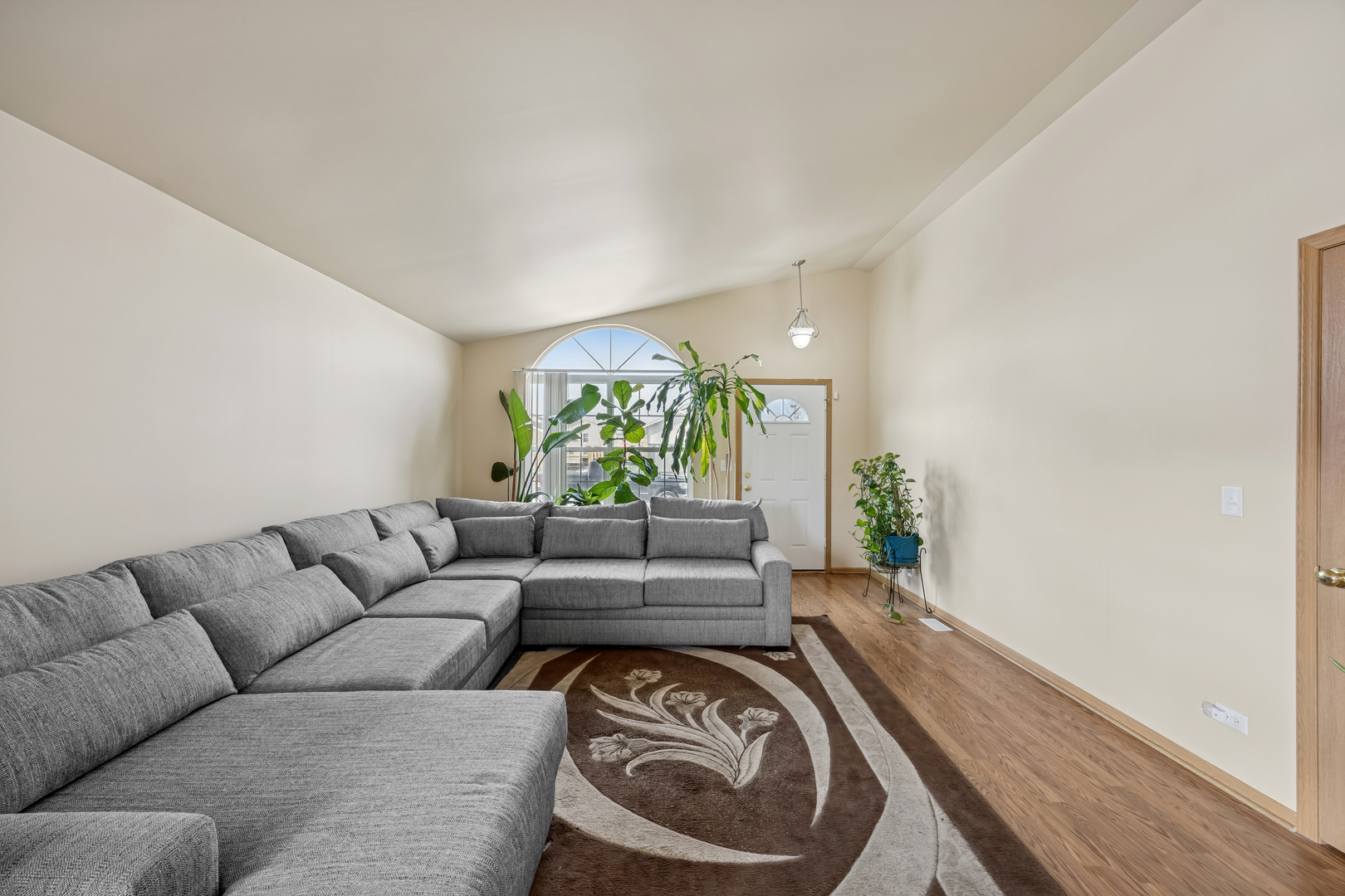 14925 Whipple Avenue, Markham, IL 60428